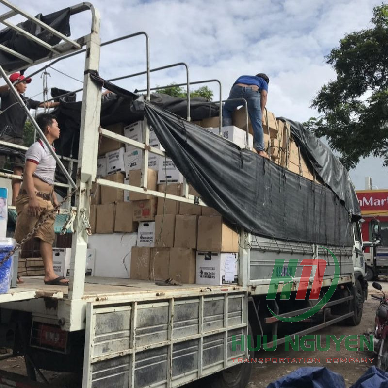  Hữu Nguyên cung cấp dịch vụ xe tải chở hàng tại huyện Hóc Môn mang đến sự thuận tiện 