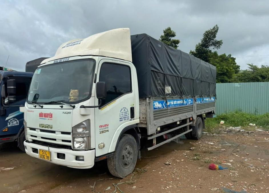 Xe tải thùng bạt