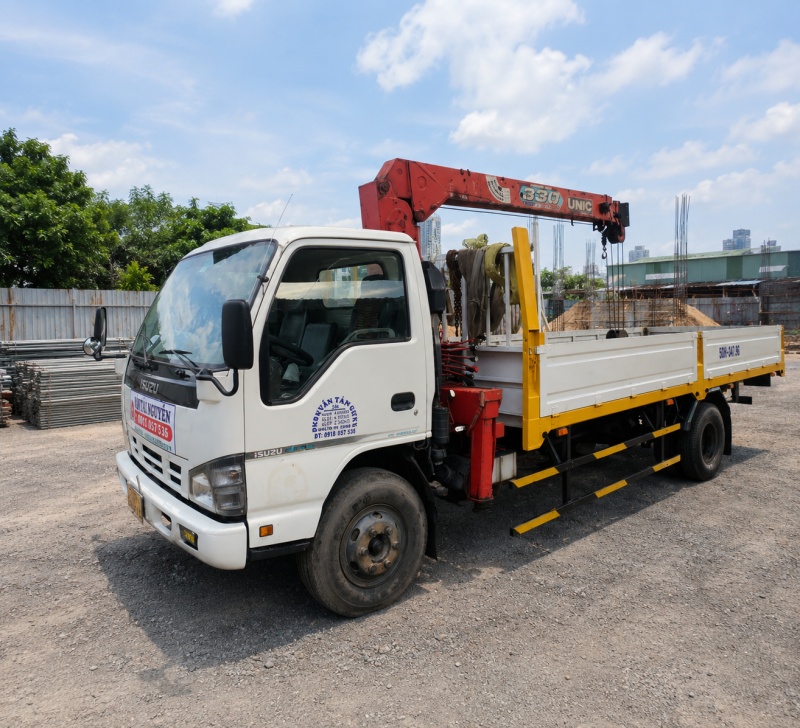 Các yếu tố ảnh hưởng đến giá thuê xe cẩu đi Bình Dương