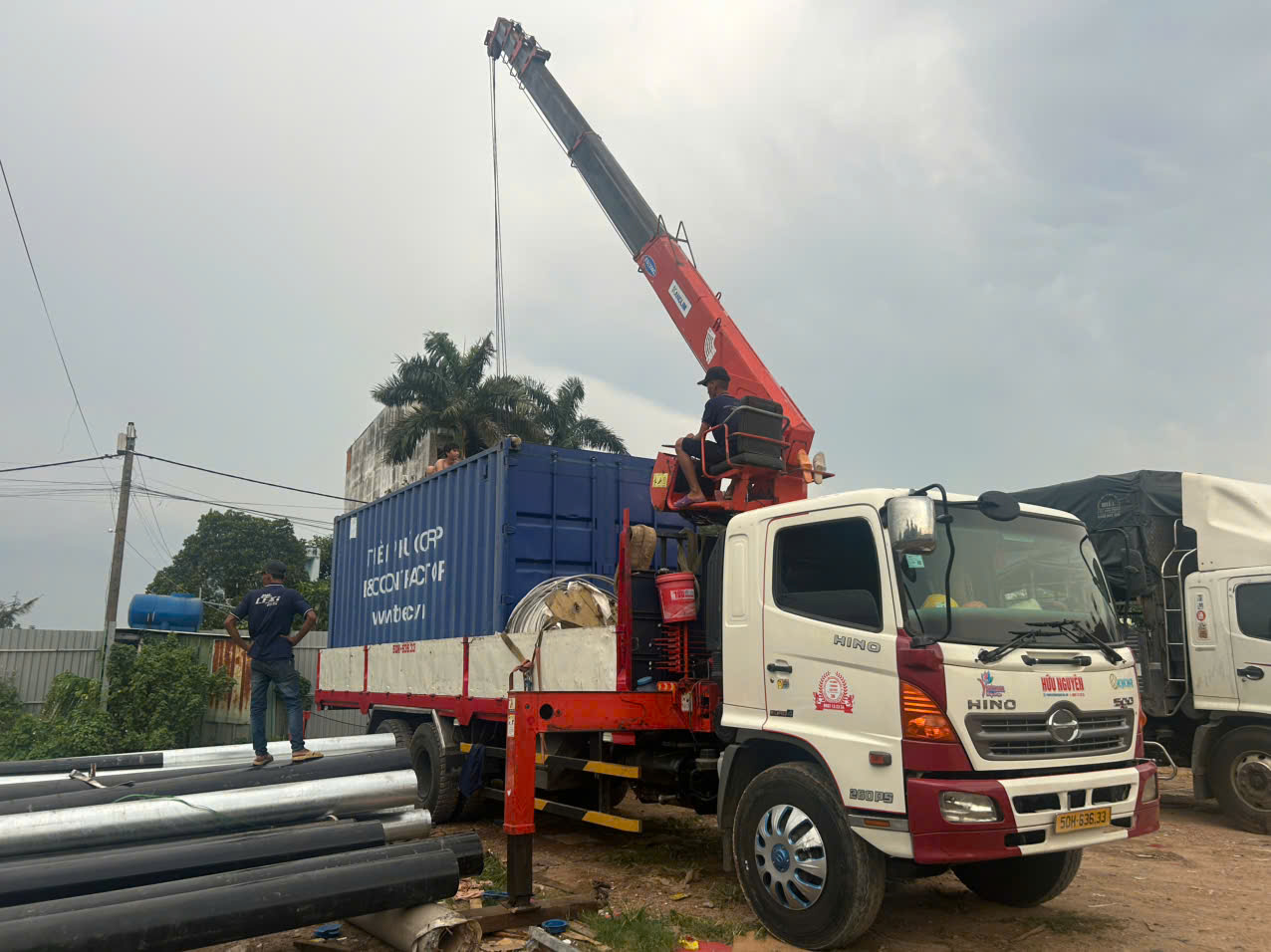 Xe cẩu nâng và dịch chuyển vật như thế nào